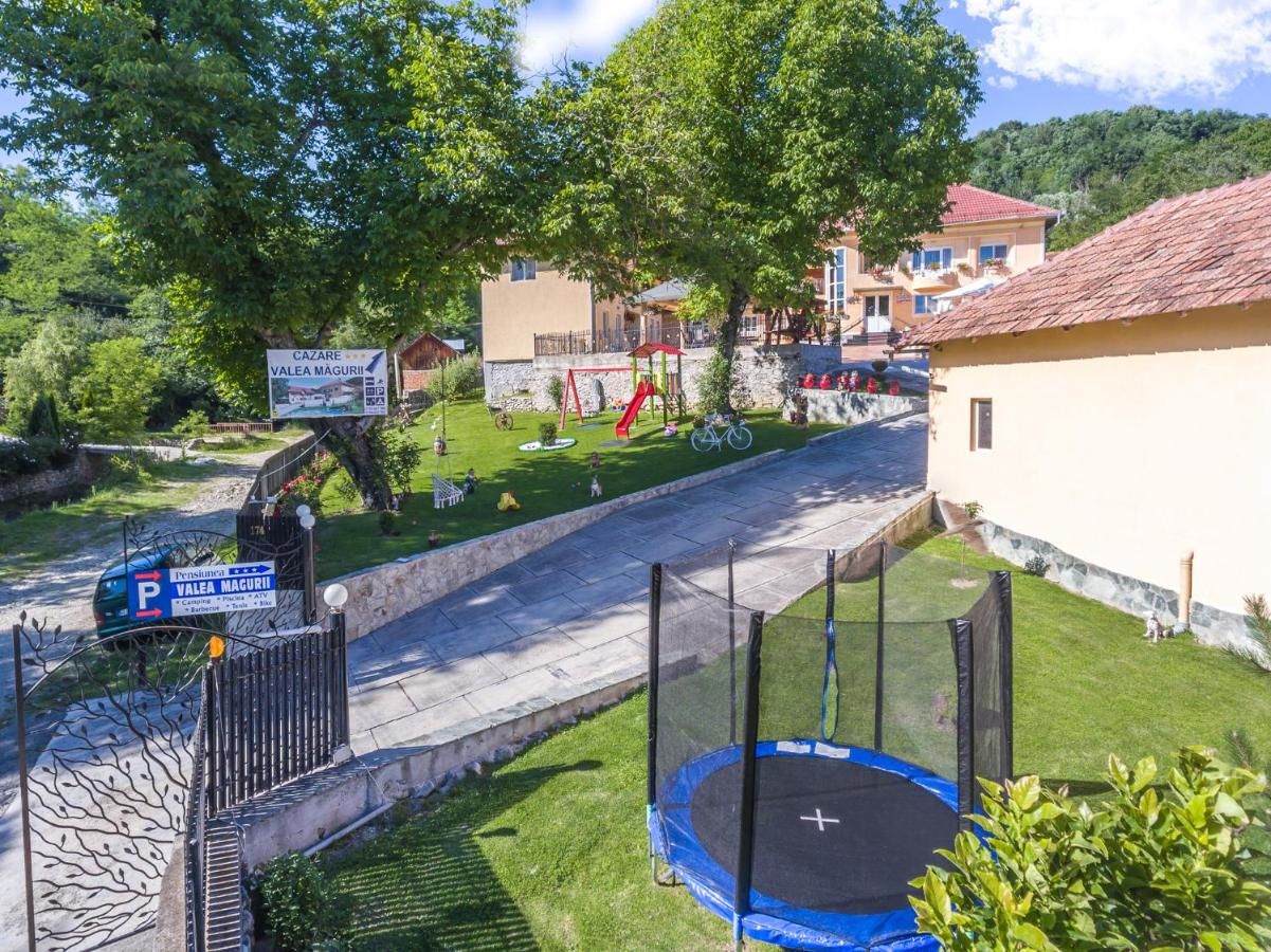 Гостевой дом Pensiunea Valea Măgurii Новач-Стрэйни-18